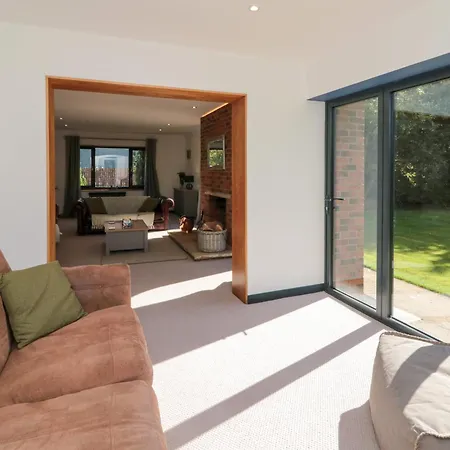 Meadowside * Ganton